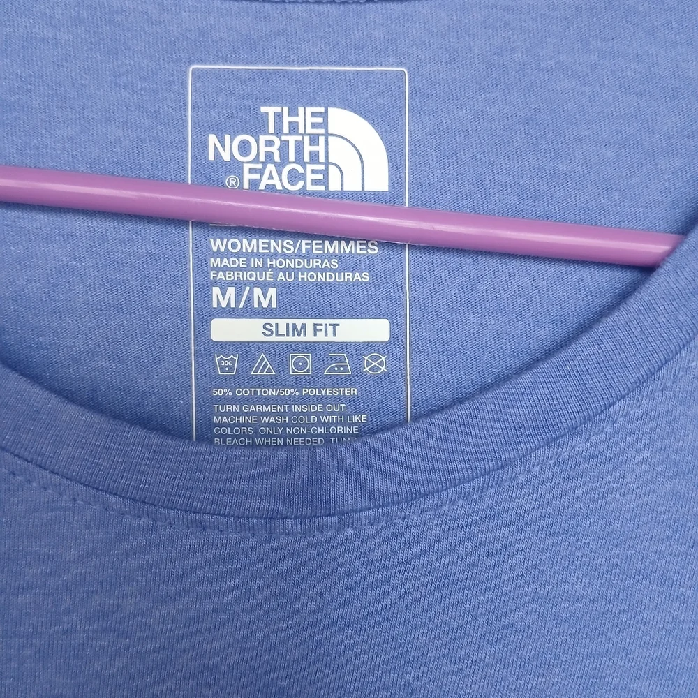 💎 The North Face Women's Top Blue Tee Pink and Purple Stripe Sun #0353 - Picture 5 of 6